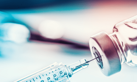 Dosis de refuerzo de vacuna COVID-19 disponibles en Kansas para todos los adultos completamente vacunados