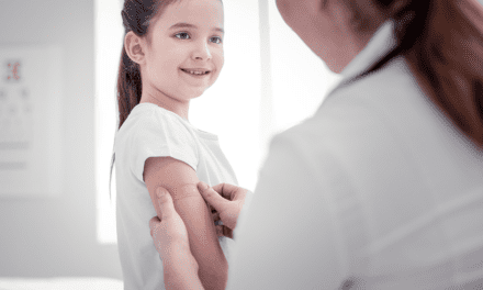 Kansas adopta las recomendaciones de la FDA y los CDC sobre la vacuna Pfizer para niños de 5 a 11 años