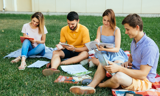 Estudiantes aún pueden solicitar una Beca de Oportunidad de TheDream.US