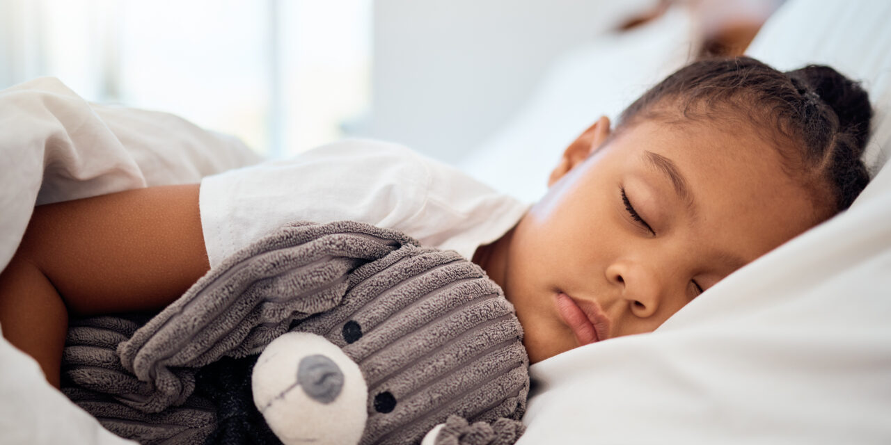 ¿Cuántas horas de sueño necesitan los niños para un buen rendimiento escolar?