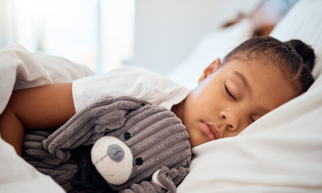 ¿Cuántas horas de sueño necesitan los niños para un buen rendimiento escolar?