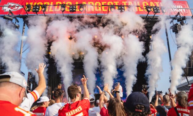 Chiefs Anuncian Planes para la Celebración de Red Wednesday