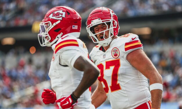 Kansas City Chiefs vencen a Los Angeles Chargers en un apretado duelo 17-10